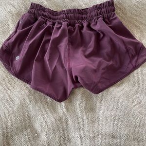 HOTTY HOT LULULEMON SHORTS 2.5
